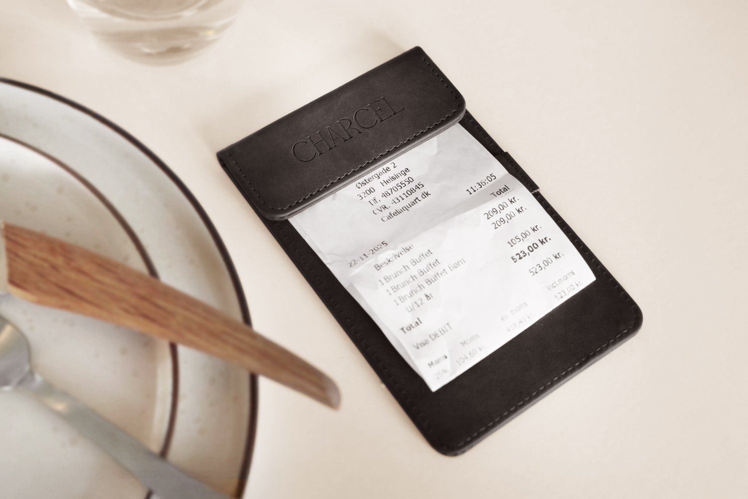 Regningsholder i læder med magnet