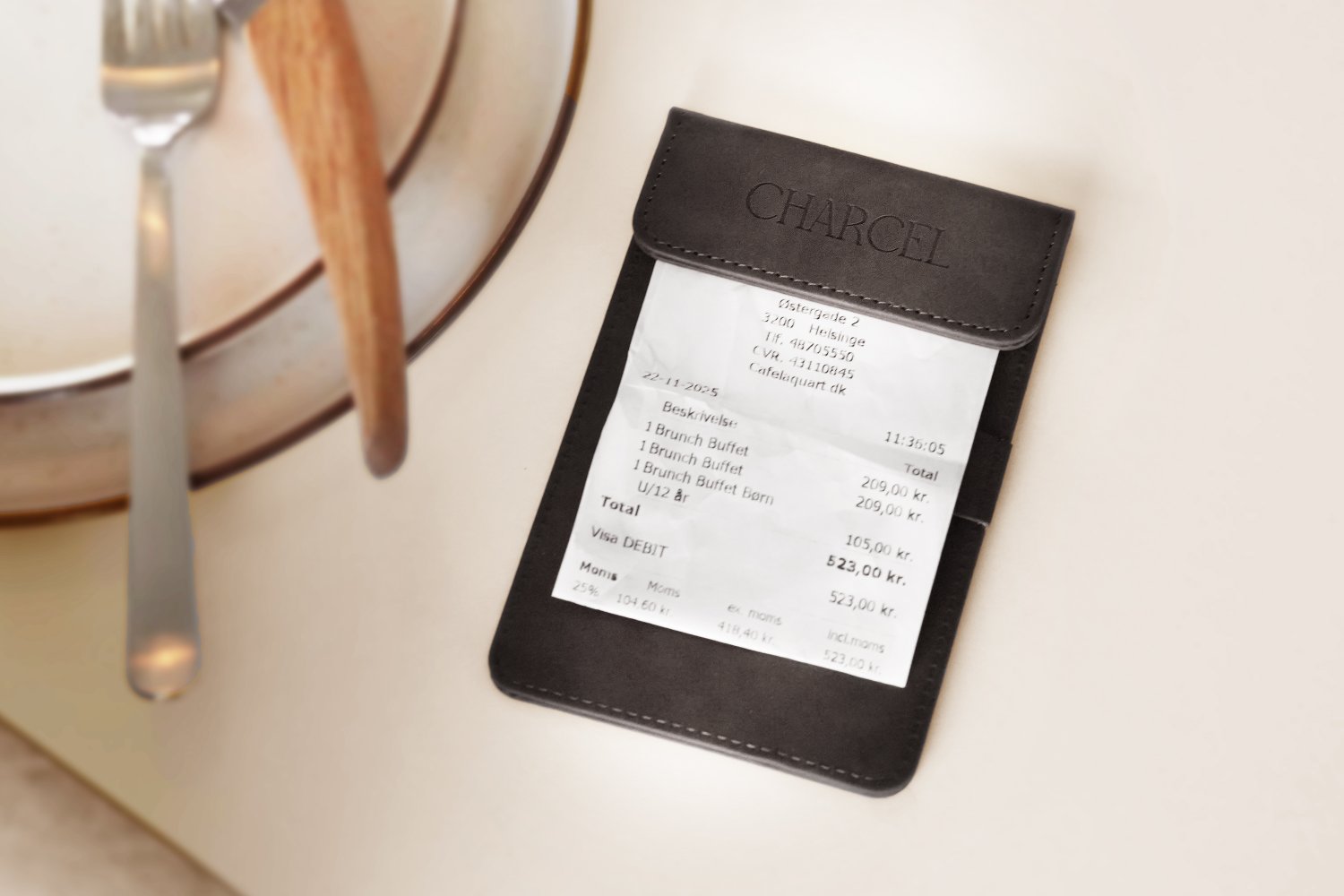 Regningsholder i læder med magnet