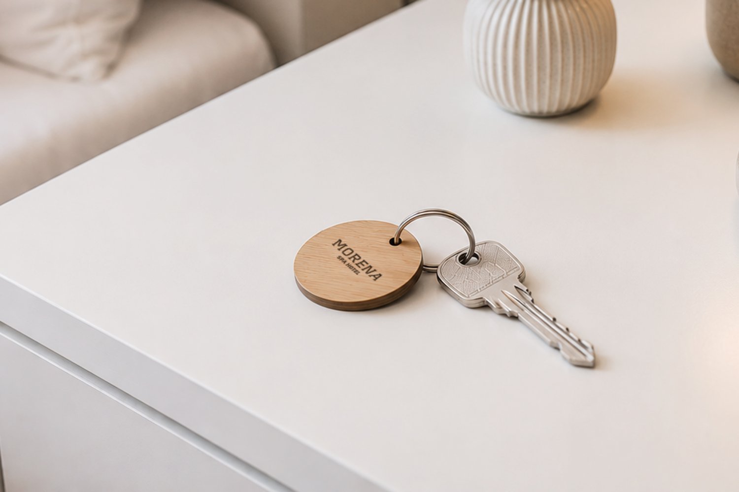 Runde hotel nøgleringe i træ