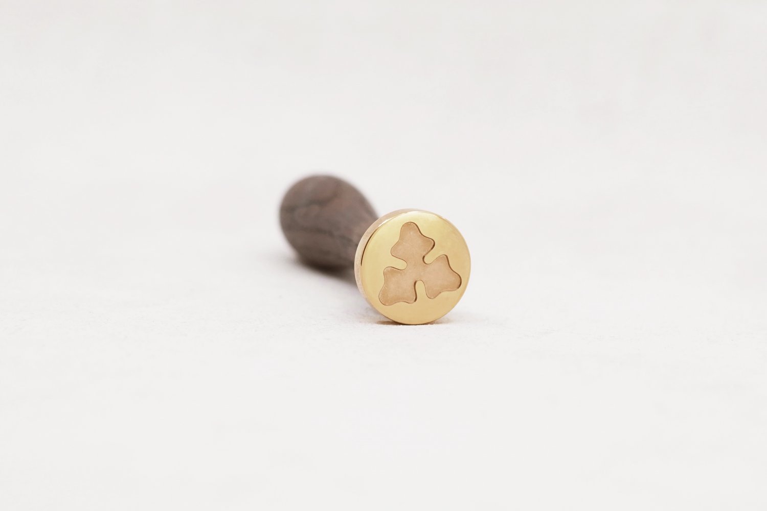 Laksegl stempel med eget logo