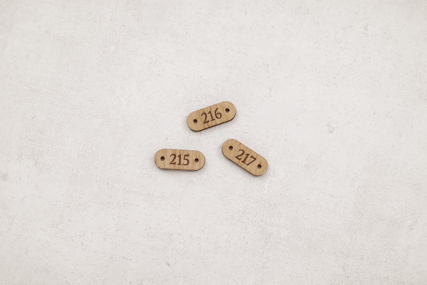 Værelsesnumre til hotelreception i træ