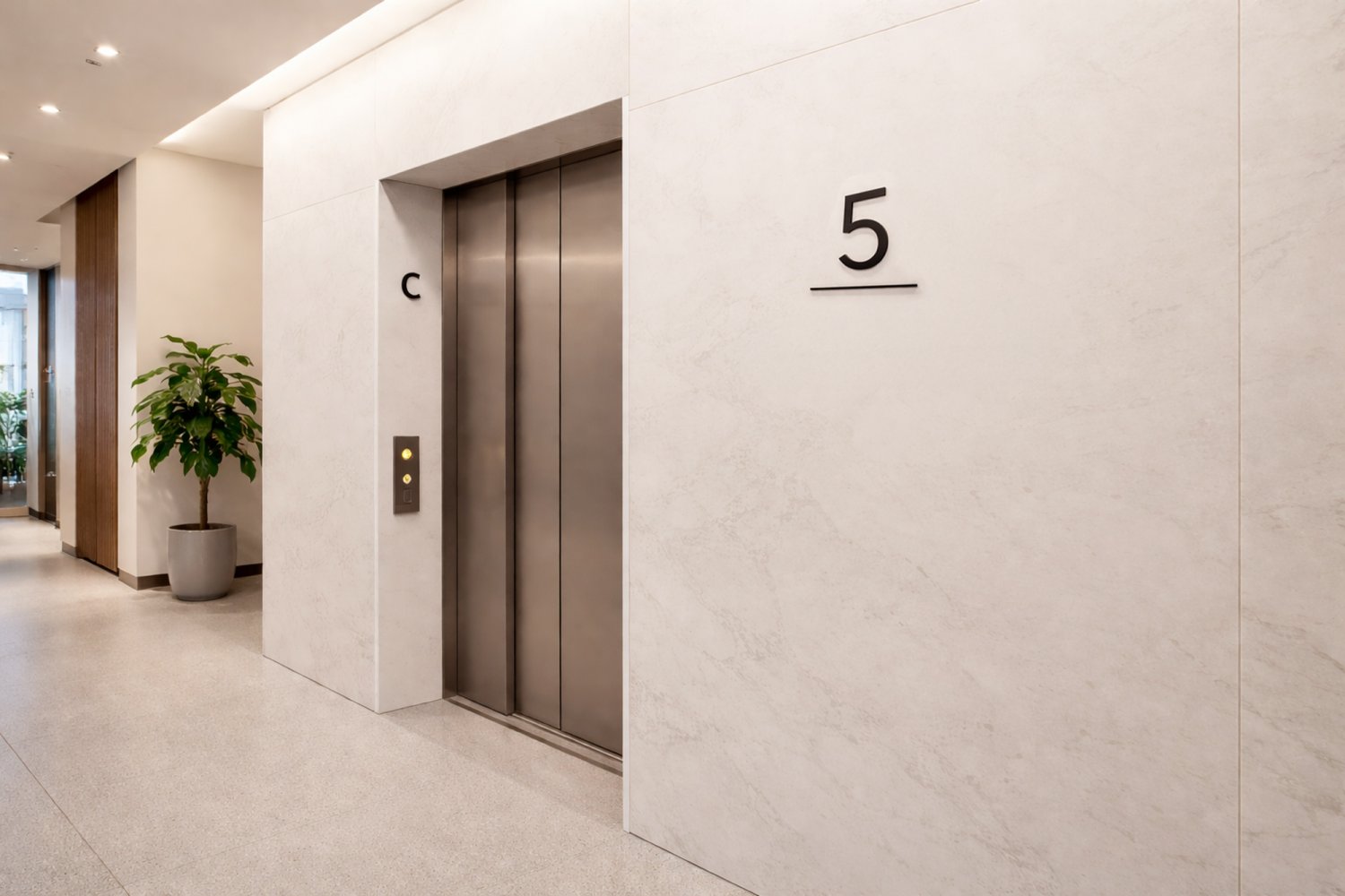 Udskåret etage nummer til hotel