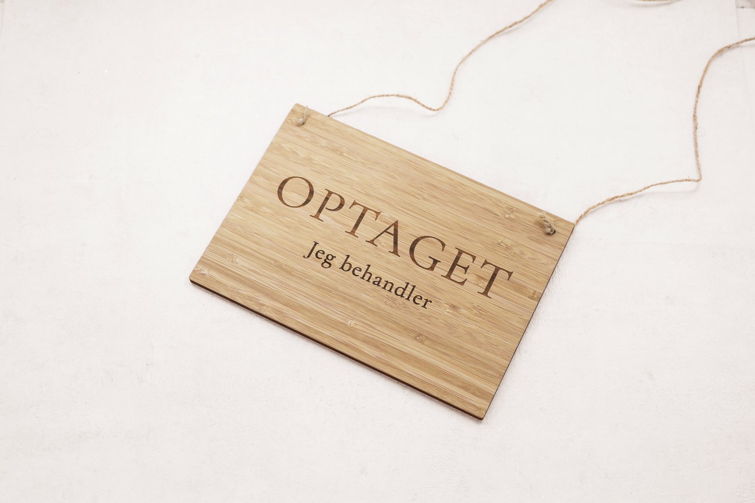 Bredt Åben / Lukket skilt i træ