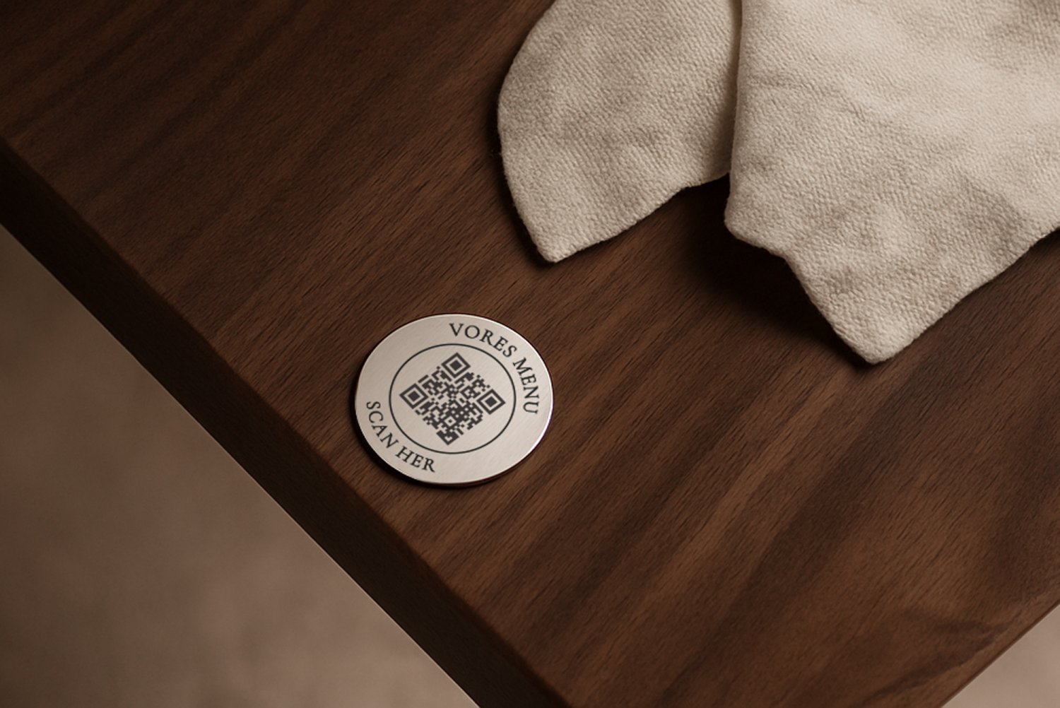 Runde restaurant skilte med QR-kode i metal