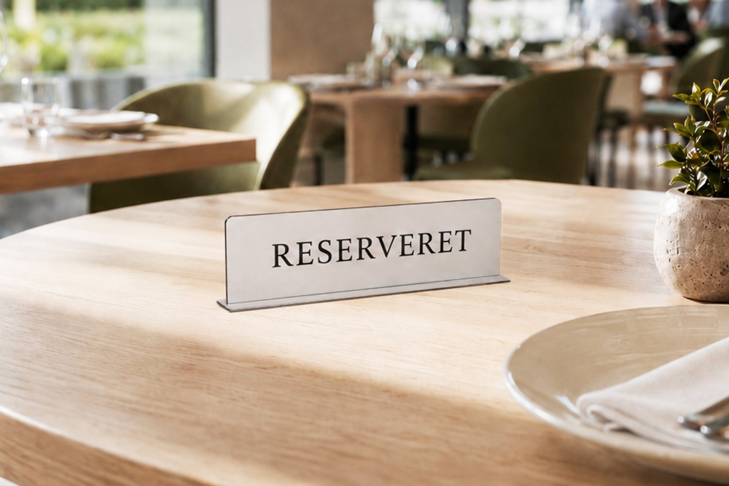 Reservationskilte i metallisk akryl
