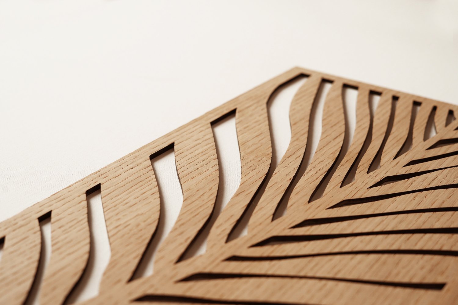 Art work i træ med blade