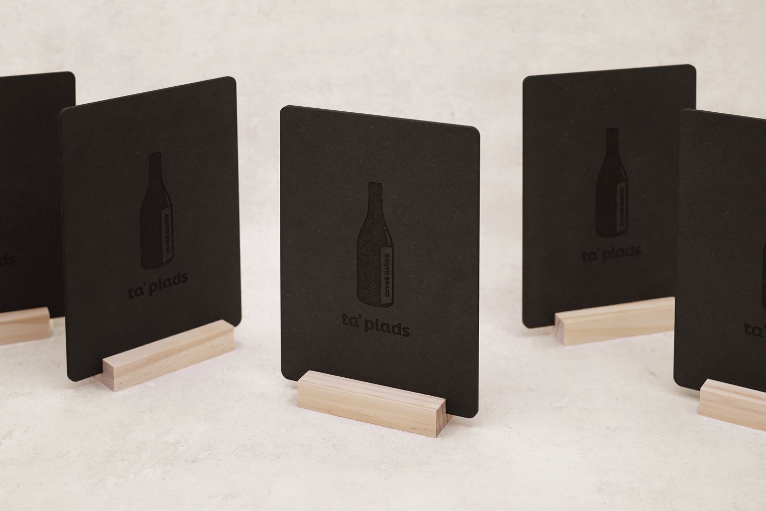 Træholdere til skilte