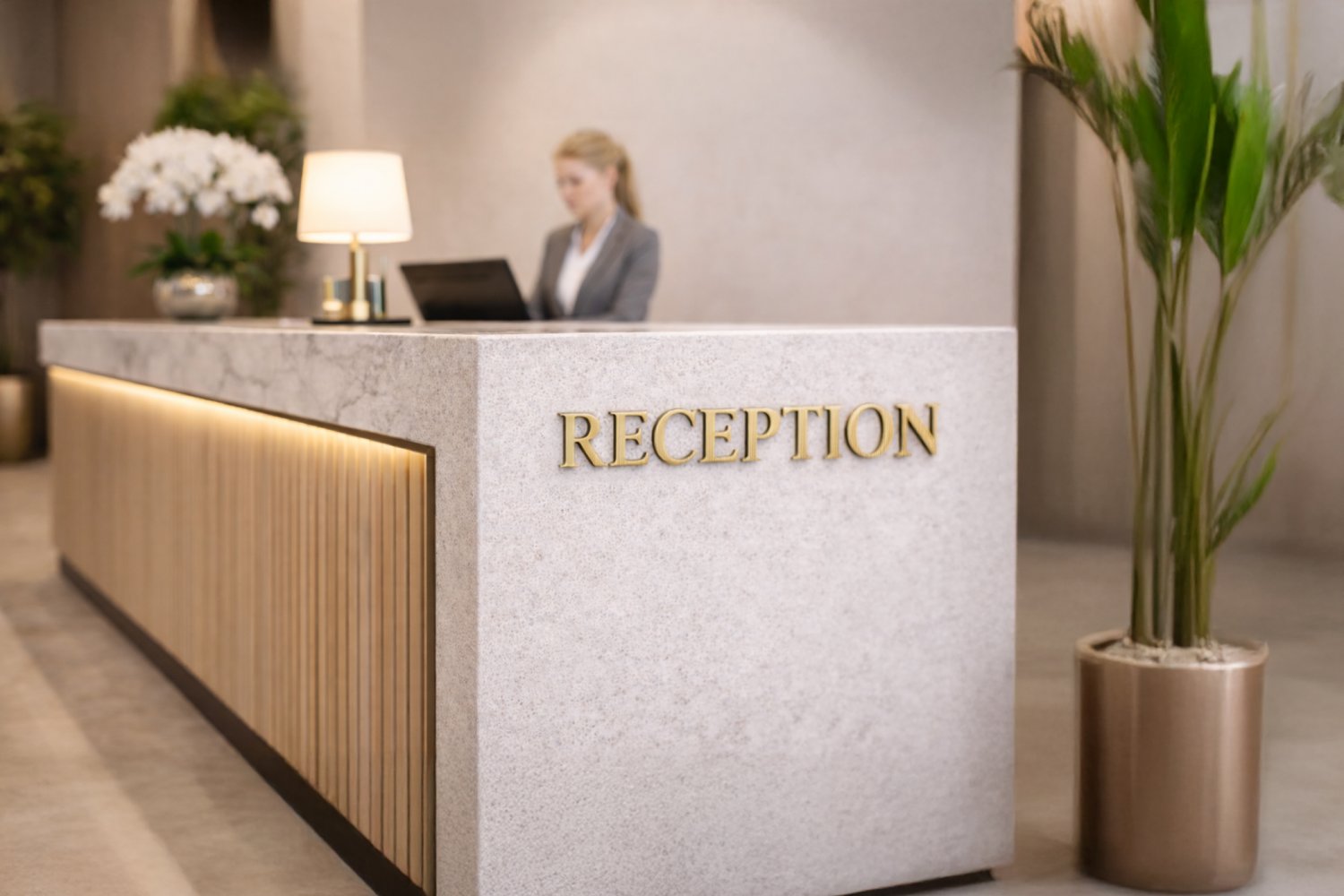 Receptionsskilt i guld til hotel