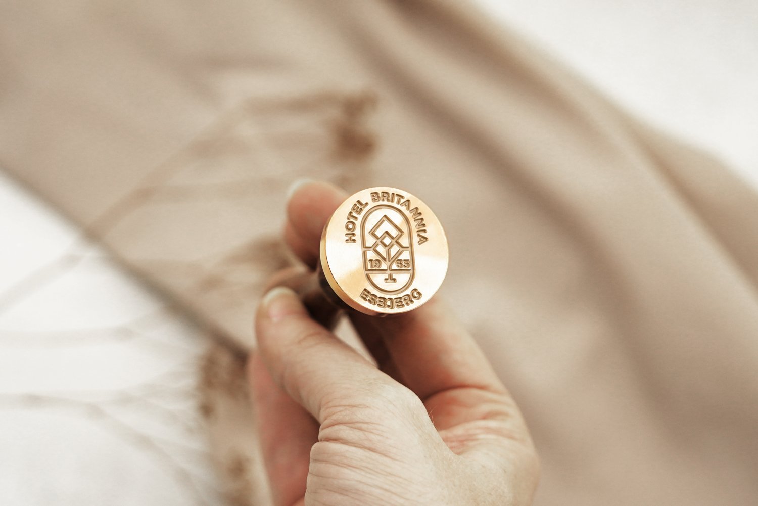 Laksegl stempel med eget logo
