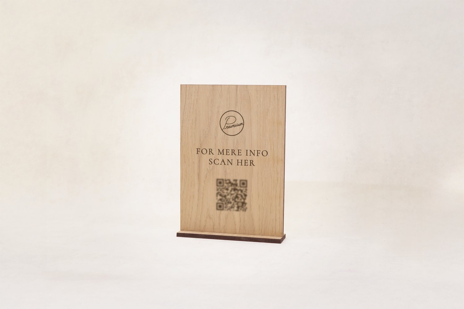 QR-kode infoskilt i træ