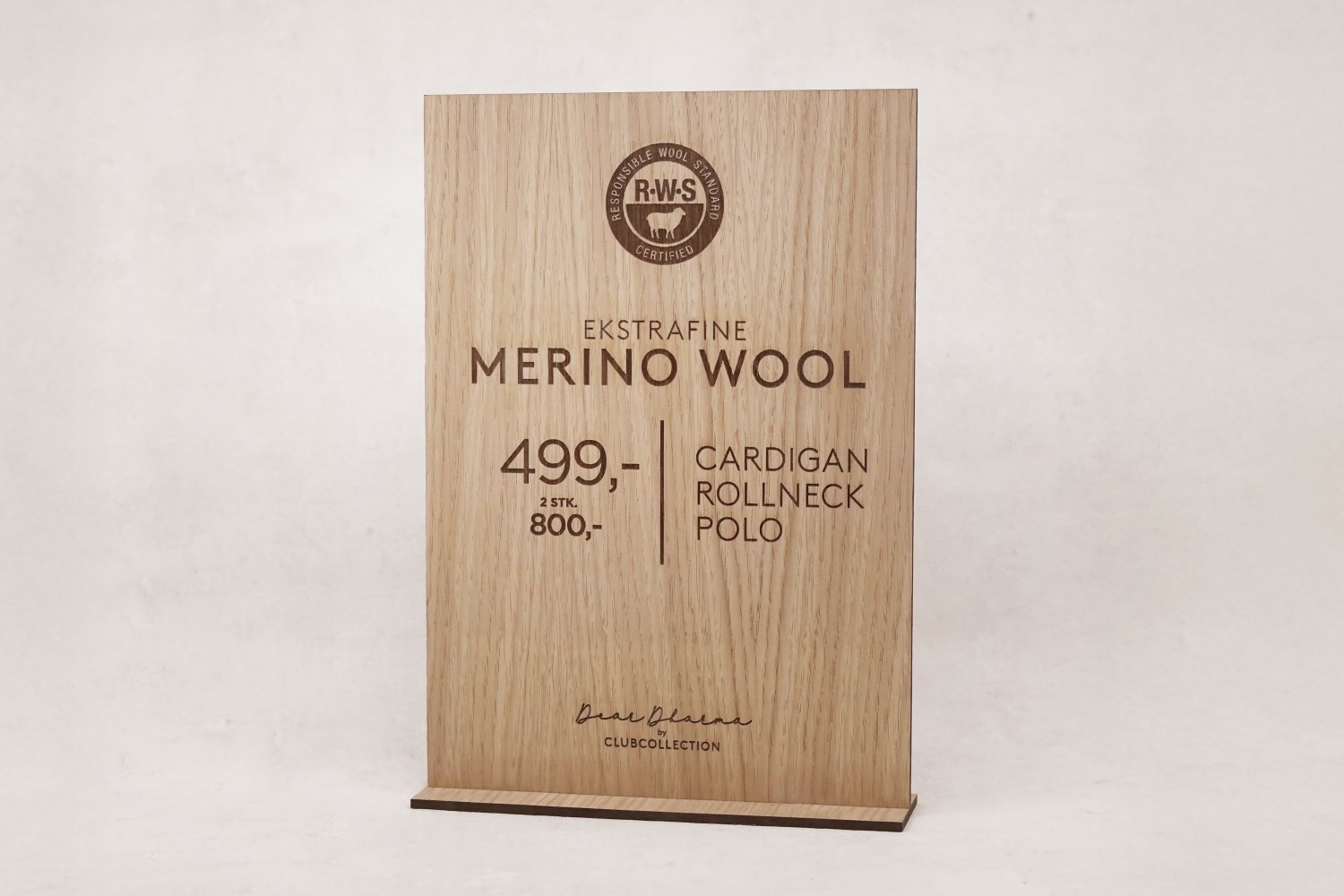 Træskilte med eget design og holder