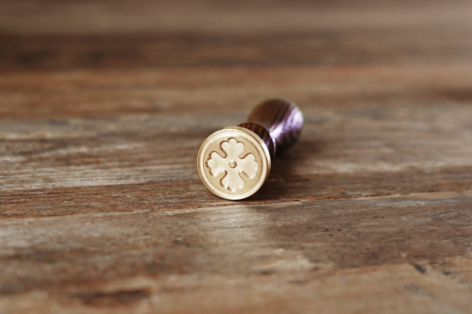 Laksegl stempel med eget logo