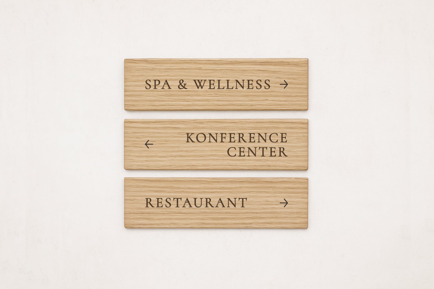 Hotel anvisningsskilte i træ