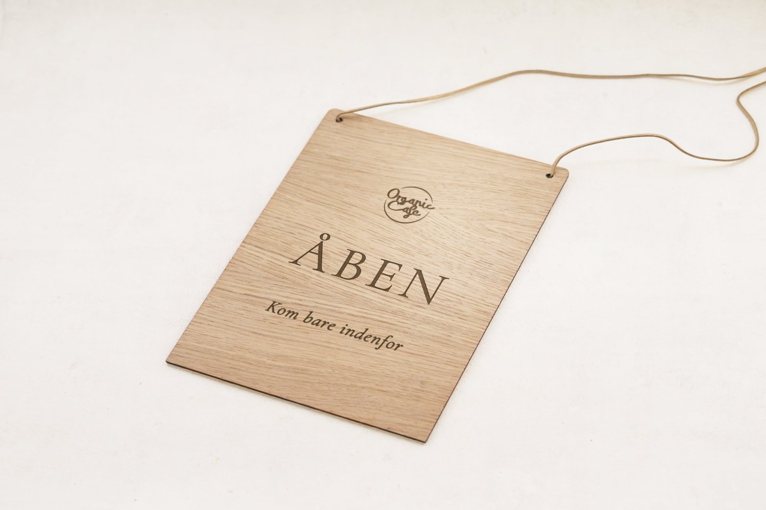 Åben / Lukket skilt i træ