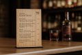 Cocktailskilt i træ til baren